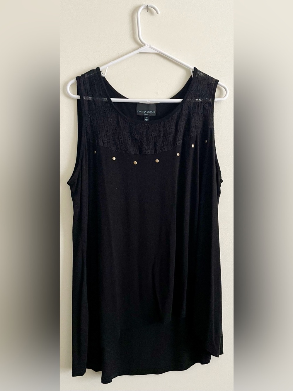 🎱 Cynthia Rowley Plus Size Black Lace Sleeveless Tank with Gold Studs 🎱